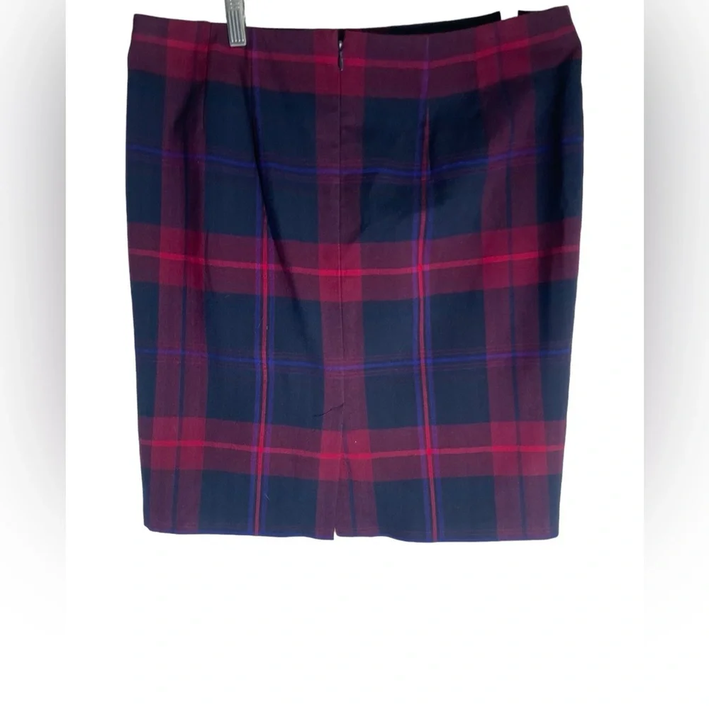 Tommy Hilfiger skirt size 12 navy‎ blue & dark pink plaid skirt flawless 💙🩷